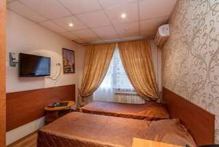 Гостиница Бонжур Бутово Москва Стандартный двухместный номер с 1 кроватью или 2 отдельными кроватями-1